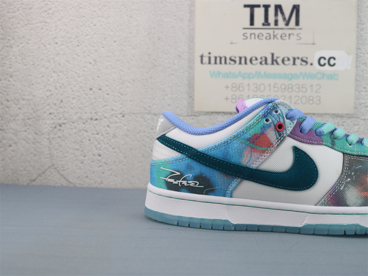 Nike SB Dunk Low Futura Laboratories Bleached Aqua HF6061-400